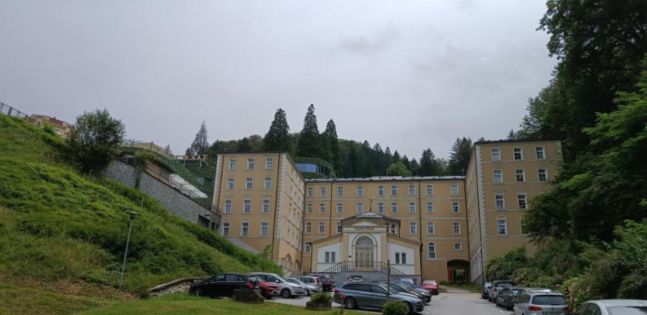 Настаняване в хотел 4*